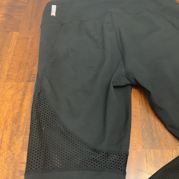 Like NEW Zella Black small leggings with perforated mesh inserts - Picture 3 of 3